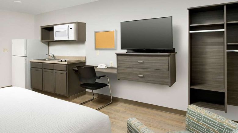 <b>WoodSpring Suites Signature Broken Arrow Room</b>. Images powered by <a href="https://iceportal.shijigroup.com/" title="IcePortal" target="_blank">IcePortal</a>.