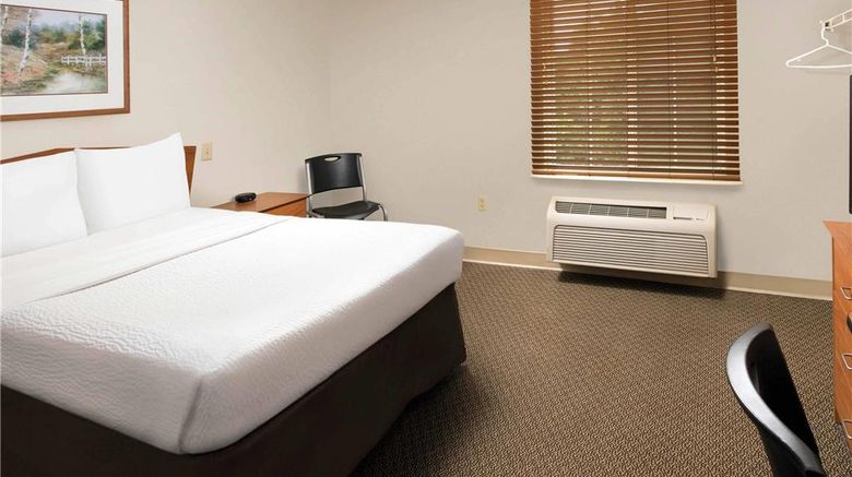 <b>WoodSpring Suites Spartanburg Duncan Room</b>. Images powered by <a href="https://iceportal.shijigroup.com/" title="IcePortal" target="_blank">IcePortal</a>.