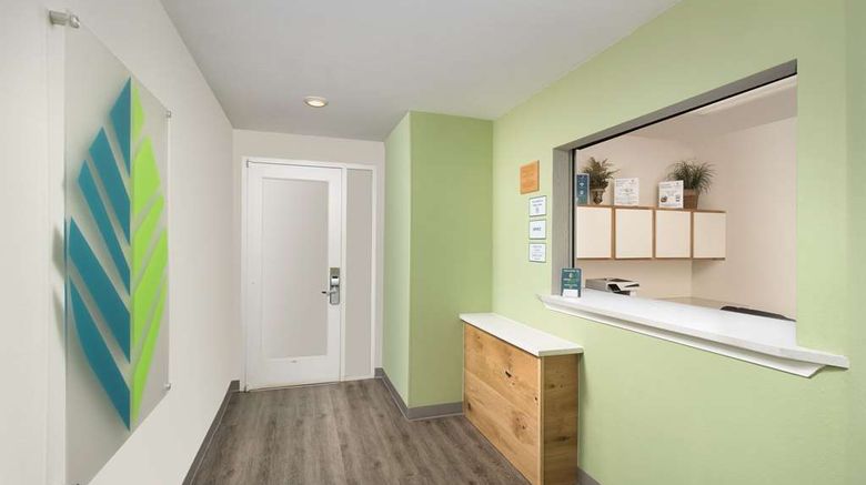 <b>WoodSpring Suites Greenville Lobby</b>. Images powered by <a href="https://iceportal.shijigroup.com/" title="IcePortal" target="_blank">IcePortal</a>.