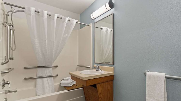WoodSpring Suites Greenville Room