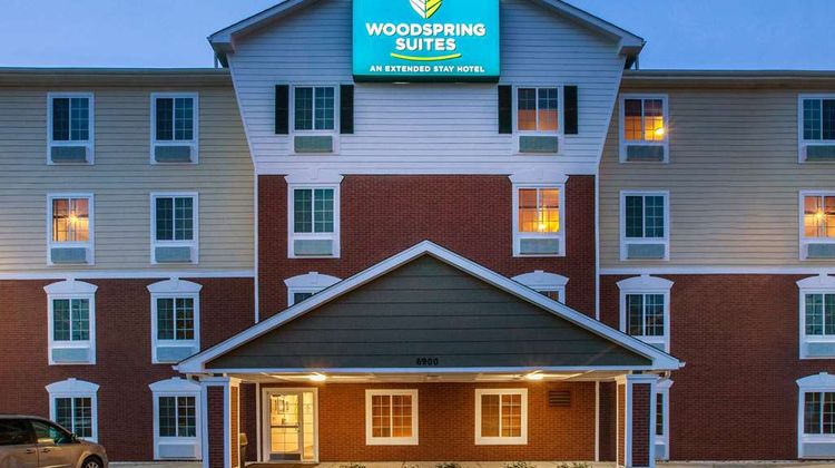 WoodSpring Suites Richmond West Exterior