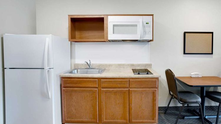 WoodSpring Suites Manassas Room