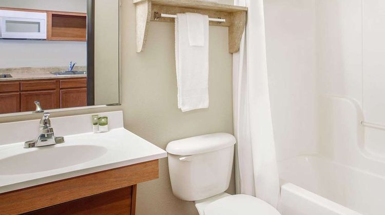 WoodSpring Suites Manassas Room