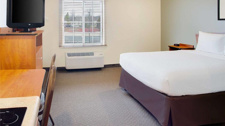 WoodSpring Suites Manassas Room