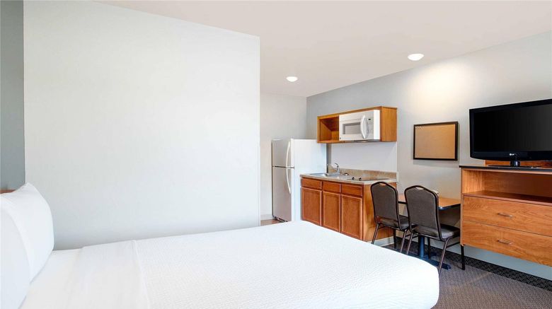 <b>WoodSpring Suites Manassas Room</b>. Images powered by <a href="https://iceportal.shijigroup.com/" title="IcePortal" target="_blank">IcePortal</a>.