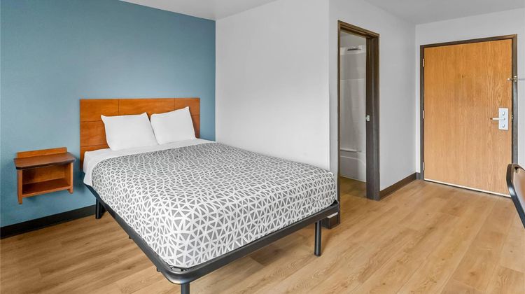 WoodSpring Suites Norfolk Greenbrier Room