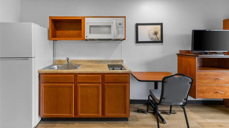 WoodSpring Suites Norfolk Greenbrier Room