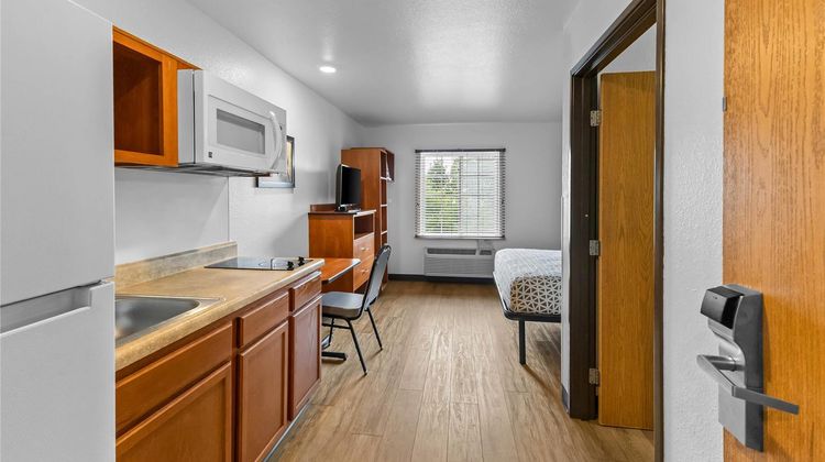WoodSpring Suites Norfolk Greenbrier Room
