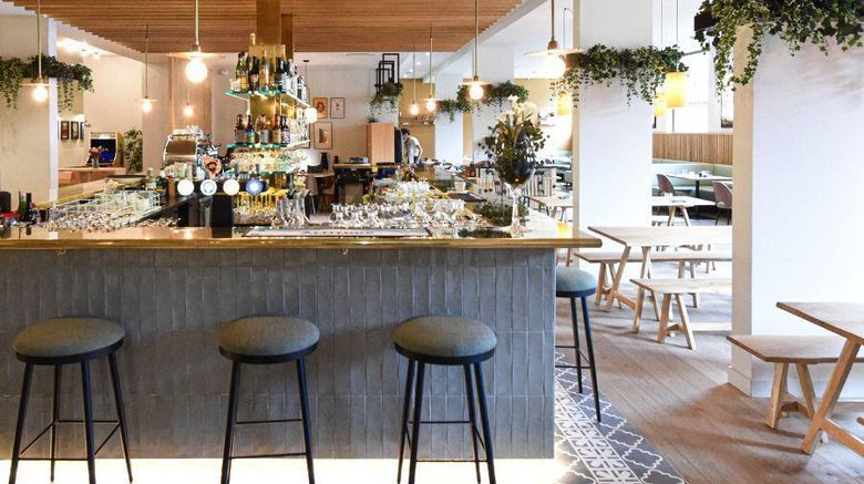 <b>Hotel Plan B - Living Chamonix Restaurant</b>. Images powered by <a href="https://iceportal.shijigroup.com/" title="IcePortal" target="_blank">IcePortal</a>.