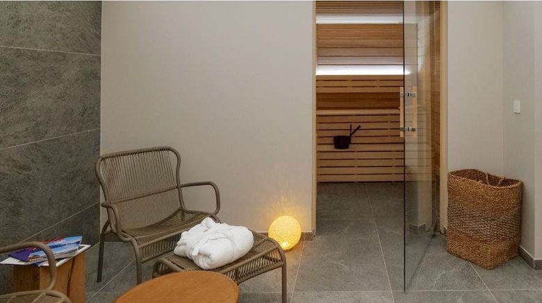 <b>Hotel Plan B - Living Chamonix Spa</b>. Images powered by <a href="https://iceportal.shijigroup.com/" title="IcePortal" target="_blank">IcePortal</a>.