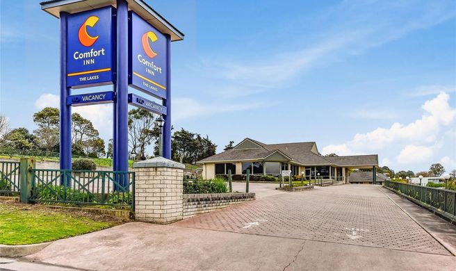 Comfort Inn The Lakes Exterior