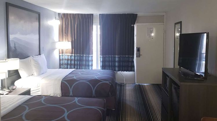 Super 8 by Wyndham Morganton Room