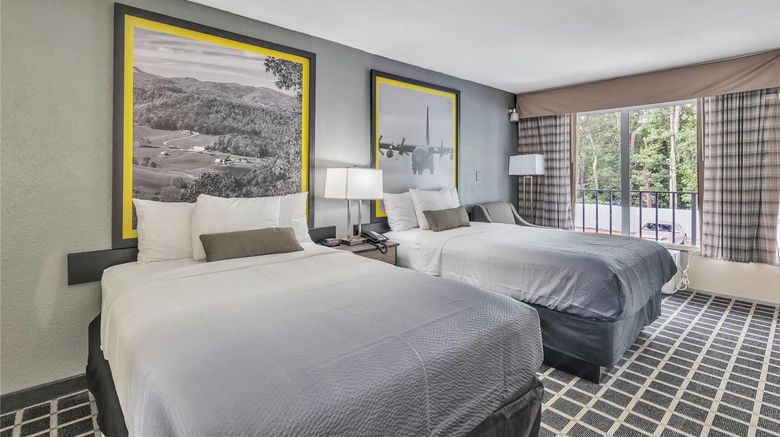 <b>Super 8 by Wyndham Morganton Room</b>. Images powered by <a href="https://iceportal.shijigroup.com/" title="IcePortal" target="_blank">IcePortal</a>.