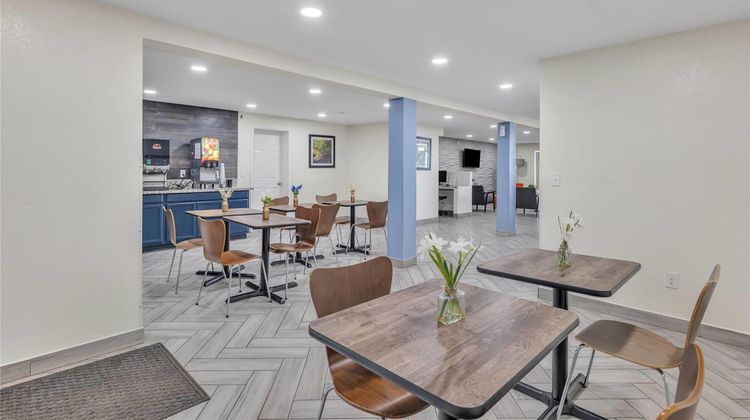 Super 8 by Wyndham Morganton Restaurant