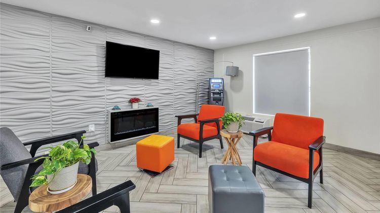Super 8 by Wyndham Morganton Lobby