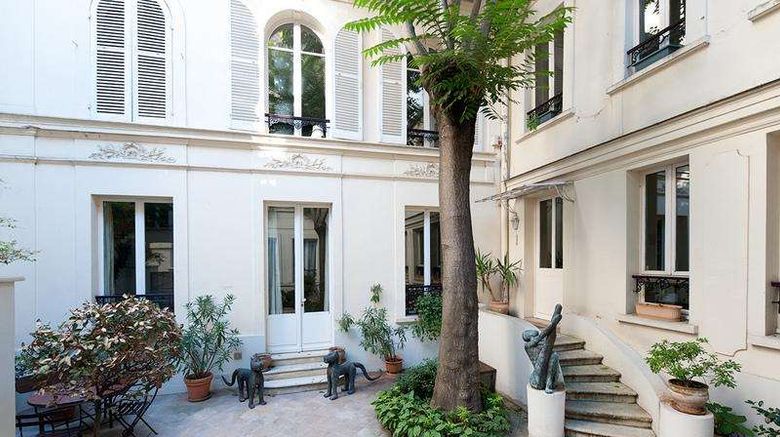 <b>Hotel Des Bains Exterior</b>. Images powered by <a href="https://iceportal.shijigroup.com/" title="IcePortal" target="_blank">IcePortal</a>.