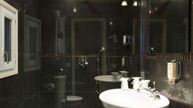 Hotel Des Bains Room