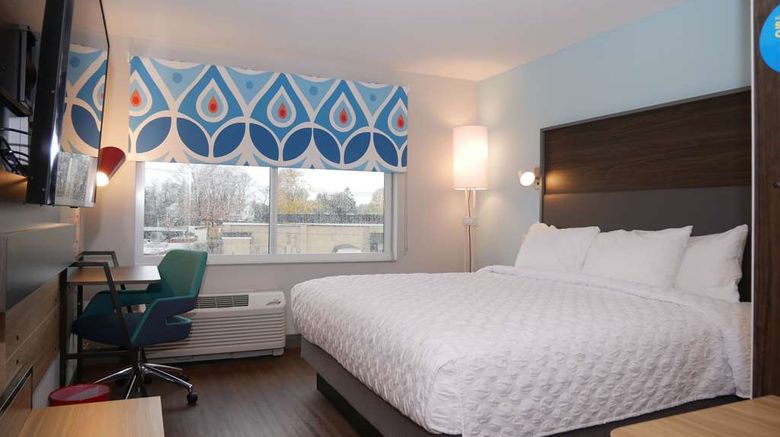 <b>Tru by Hilton Chambersburg Room</b>. Images powered by <a href="https://iceportal.shijigroup.com/" title="IcePortal" target="_blank">IcePortal</a>.