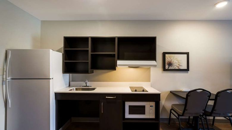<b>WoodSpring Suites Orlando Clermont Room</b>. Images powered by <a href="https://iceportal.shijigroup.com/" title="IcePortal" target="_blank">IcePortal</a>.