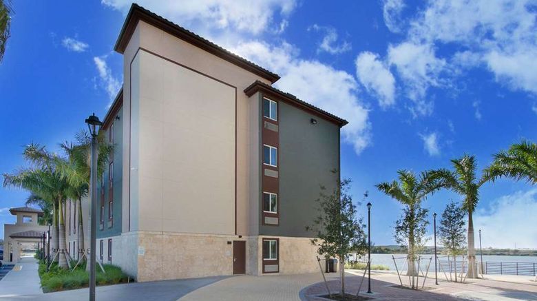 <b>WoodSpring Suites Miramar Exterior</b>. Images powered by <a href="https://iceportal.shijigroup.com/" title="IcePortal" target="_blank">IcePortal</a>.