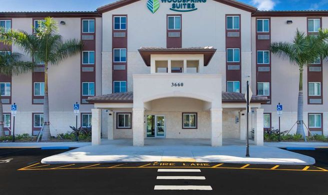 WoodSpring Suites Miramar Exterior