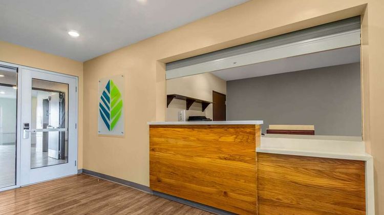WoodSpring Suites Miramar Lobby