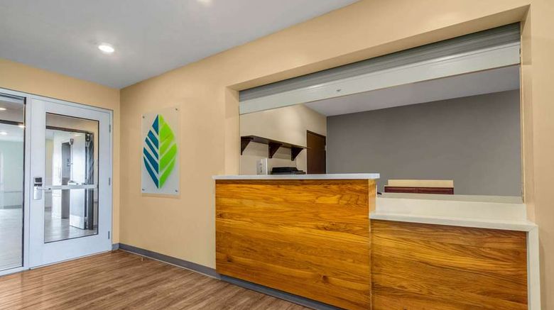 <b>WoodSpring Suites Miramar Lobby</b>. Images powered by <a href="https://iceportal.shijigroup.com/" title="IcePortal" target="_blank">IcePortal</a>.