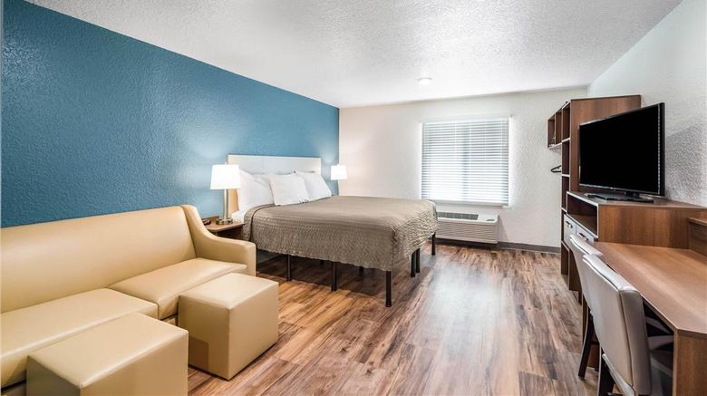 <b>WoodSpring Suites Davenport Room</b>. Images powered by <a href="https://iceportal.shijigroup.com/" title="IcePortal" target="_blank">IcePortal</a>.