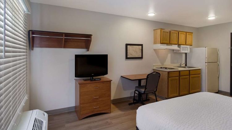 WoodSpring Suites I-295 East Room