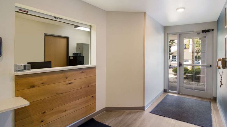 <b>WoodSpring Suites I-295 East Lobby</b>. Images powered by <a href="https://iceportal.shijigroup.com/" title="IcePortal" target="_blank">IcePortal</a>.