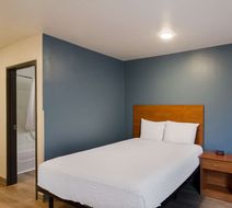 WoodSpring Suites I-295 East Room