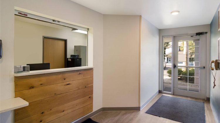 WoodSpring Suites I-295 East Lobby