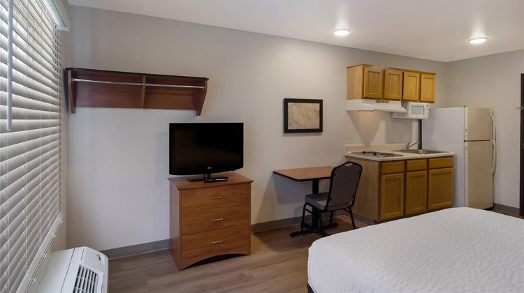 WoodSpring Suites I-295 East Room