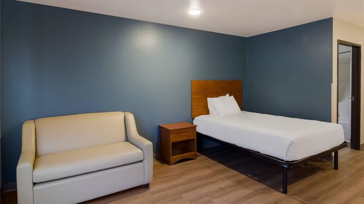 WoodSpring Suites I-295 East Room