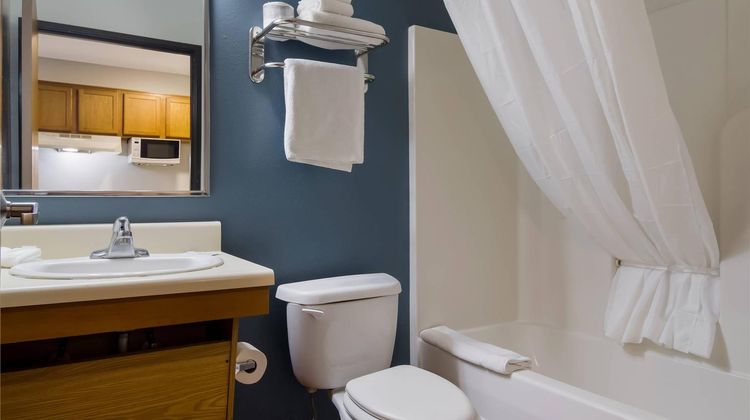 WoodSpring Suites I-295 East Room