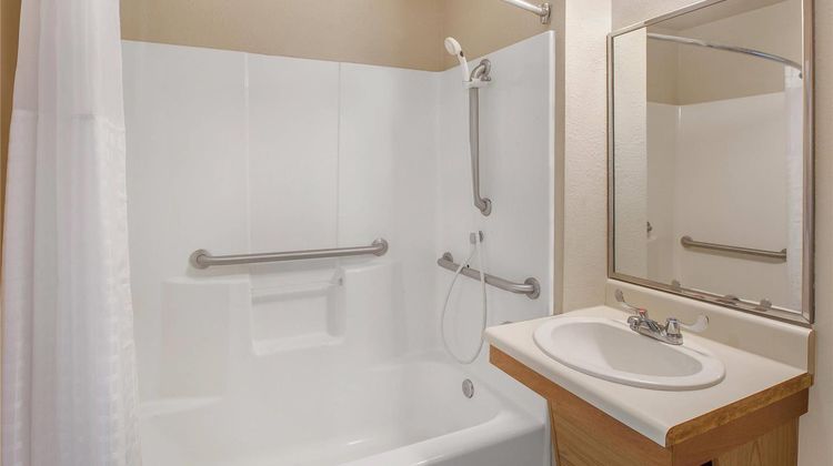 WoodSpring Suites Jacksonville Southeast Room
