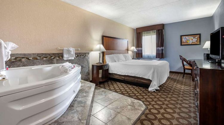 Econo Lodge Inn & Suites Lafayette East Suite
