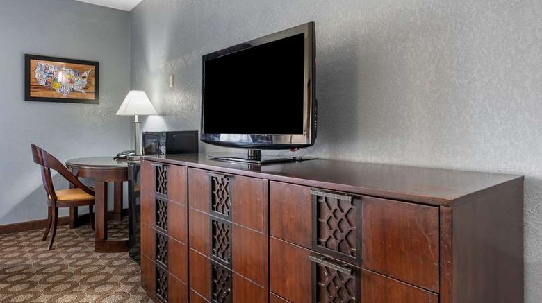 <b>Econo Lodge Inn & Suites Lafayette East Suite</b>. Images powered by <a href="https://iceportal.shijigroup.com/" title="IcePortal" target="_blank">IcePortal</a>.