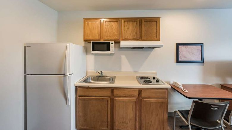 <b>WoodSpring Suites Austin Northwest Room</b>. Images powered by <a href="https://iceportal.shijigroup.com/" title="IcePortal" target="_blank">IcePortal</a>.
