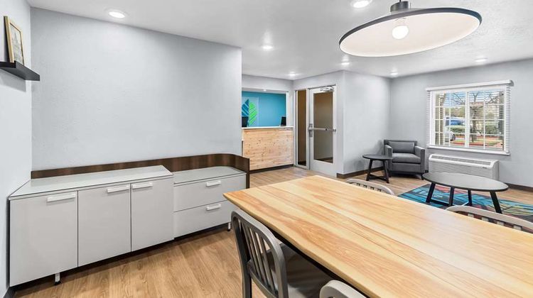 WoodSpring Suites Austin North I-35 Lobby