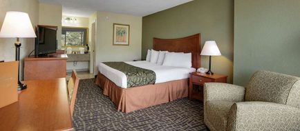 Baymont by Wyndham Panama City Beach Room