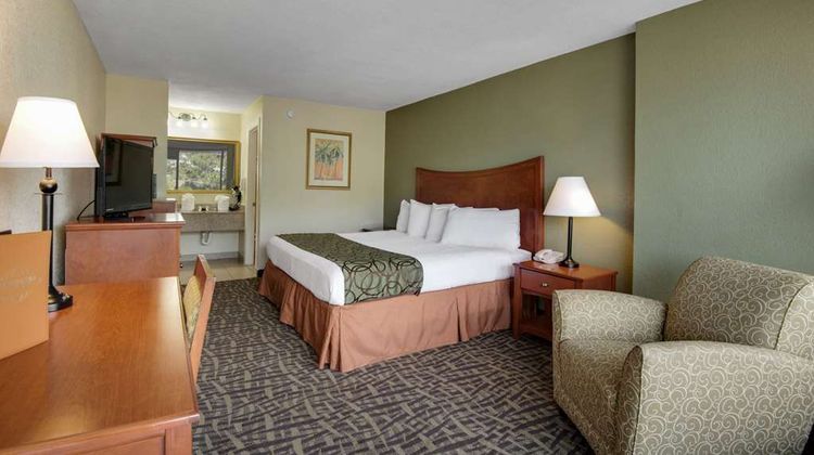 Baymont by Wyndham Panama City Beach Room