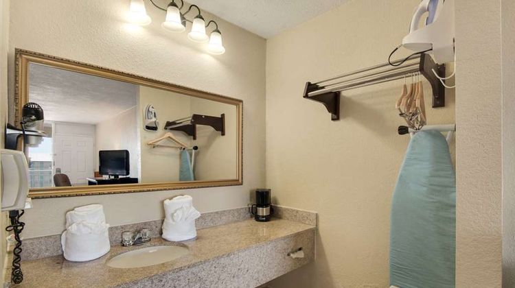 Baymont by Wyndham Panama City Beach Room