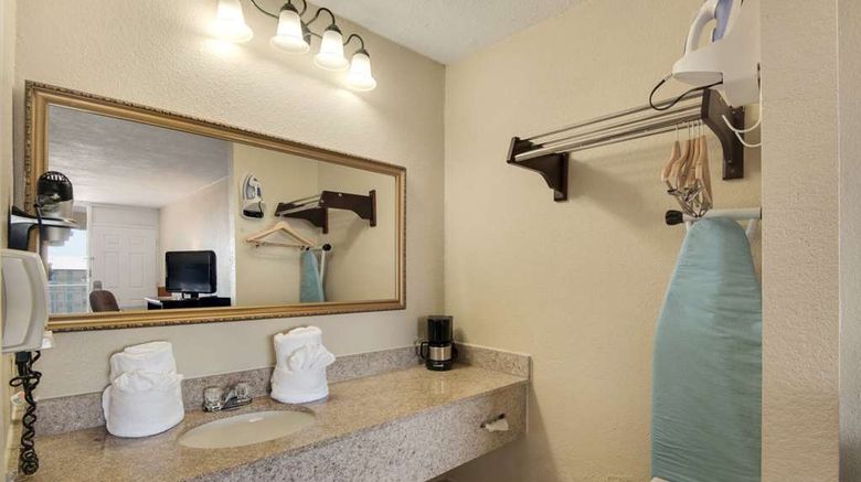<b>Baymont by Wyndham Panama City Beach Room</b>. Images powered by <a href="https://iceportal.shijigroup.com/" title="IcePortal" target="_blank">IcePortal</a>.