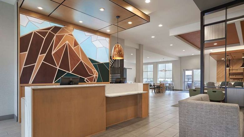 <b>Hyatt House Louisville East Lobby</b>. Images powered by <a href="https://iceportal.shijigroup.com/" title="IcePortal" target="_blank">IcePortal</a>.