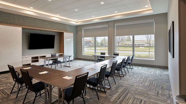 <b>Hyatt House Louisville East Meeting</b>. Images powered by <a href="https://iceportal.shijigroup.com/" title="IcePortal" target="_blank">IcePortal</a>.