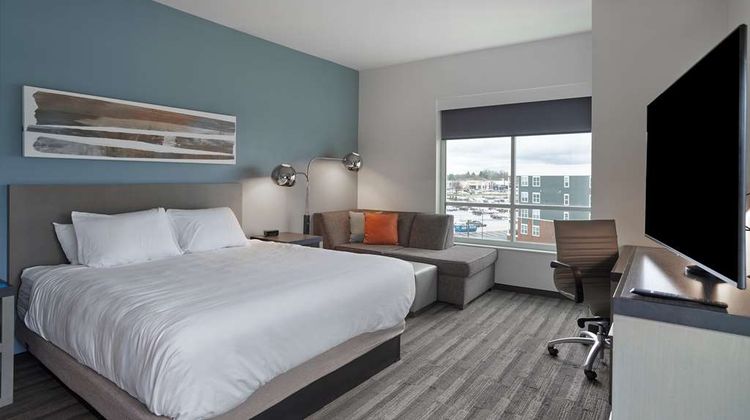 Hyatt House Louisville East Room
