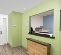 WoodSpring Suites Orlando Intl Drive Lobby