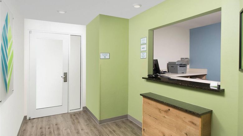<b>WoodSpring Suites Orlando Intl Drive Lobby</b>. Images powered by <a href="https://iceportal.shijigroup.com/" title="IcePortal" target="_blank">IcePortal</a>.