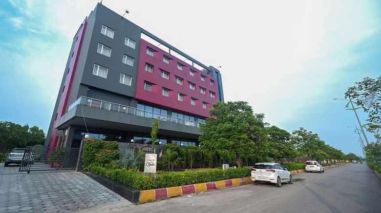 Comfort Hotel Vista Exterior. Images powered by <a href="https://iceportal.shijigroup.com" target="_blank" rel="noopener">Ice Portal</a>.